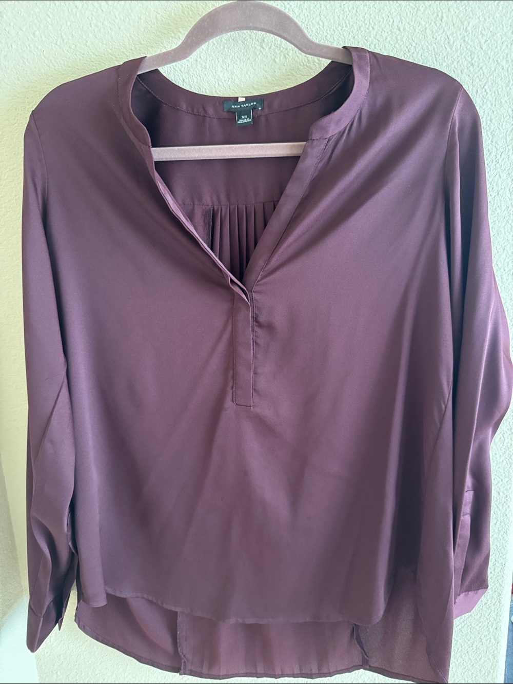 Ann Taylor Plum Split V-Neck Long-Sleeve Blouse